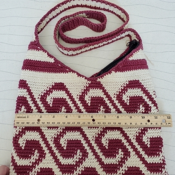 Crocheted Crossbody Shoulder Bucket Bag Maroon Cream Hobo Hippie Boho Handmade - Picture 5 of 10
